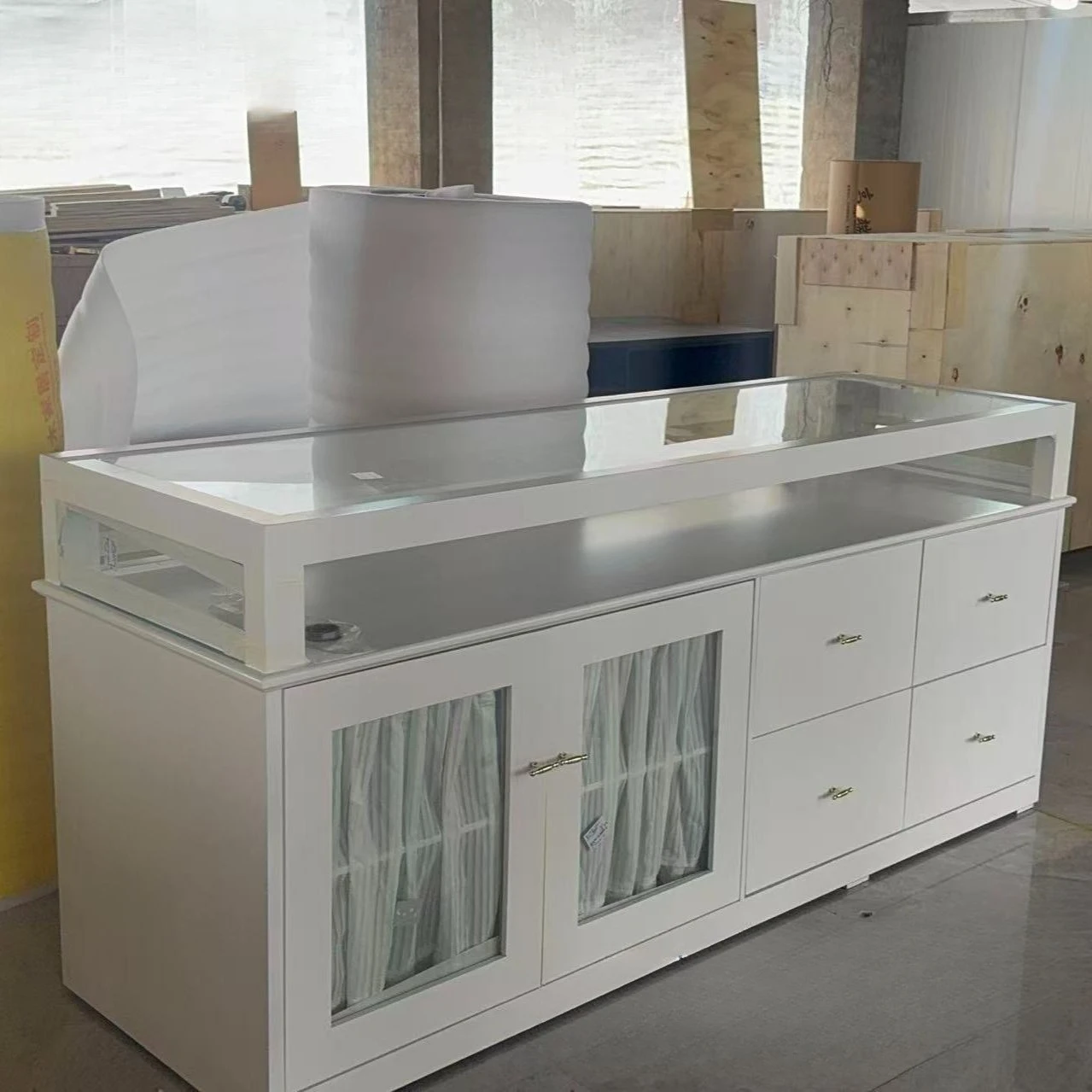 Clothing store checkout page Display cabinet Nakajima table showcase jewelry store display stand Nakajima table locker