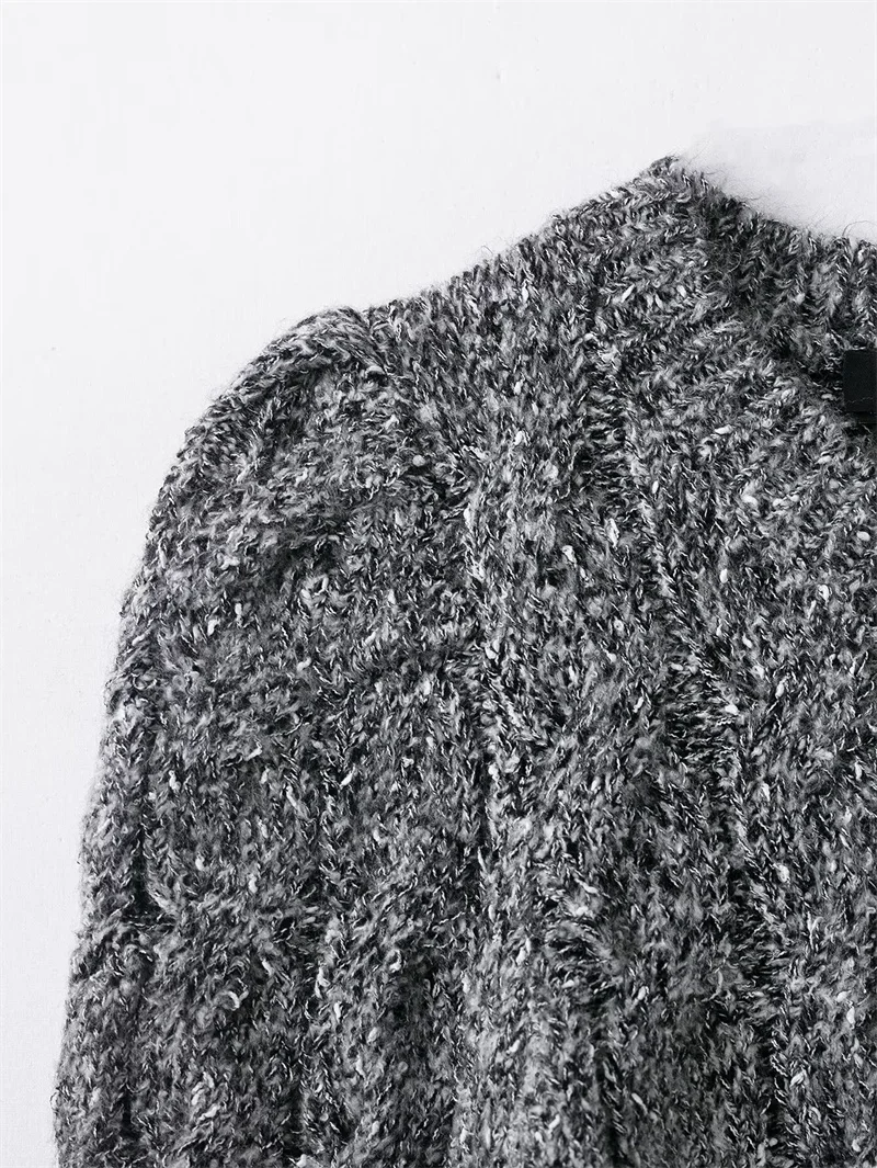 เสื้อผ้าผู้หญิงใหม่ประจำฤดูใบไม้ร่วง/ฤดูหนาวปี 2025 เสื้อคาร์ดิแกนถักลายเคเบิลประดับกลิตเตอร์พร้อมแขนพอง