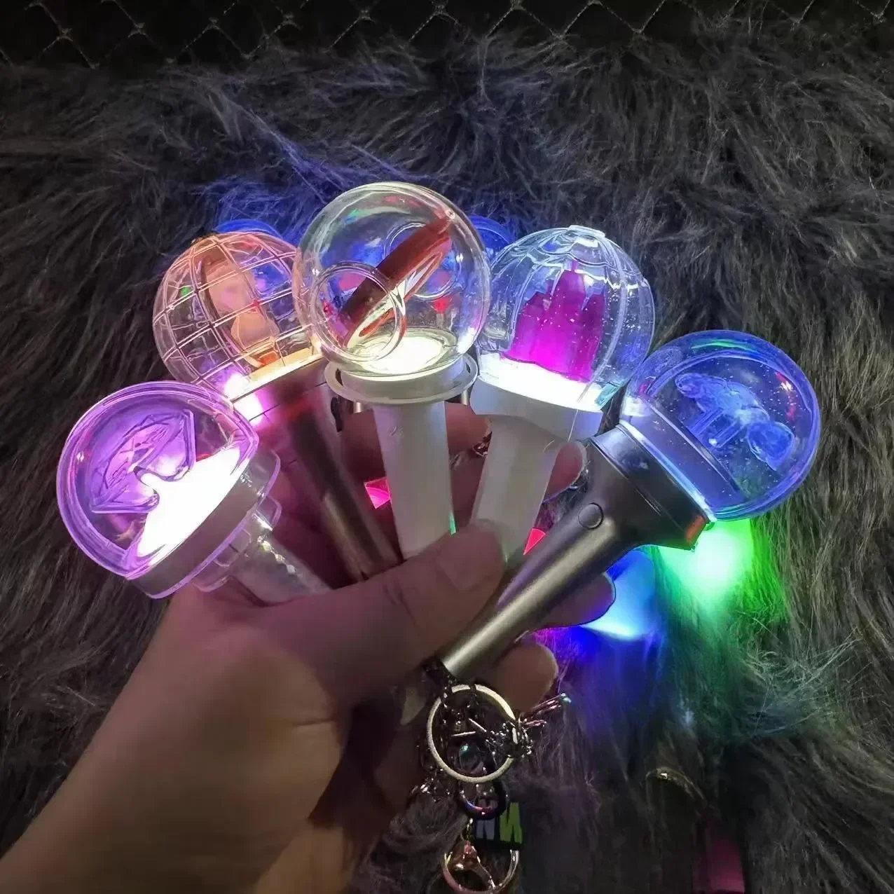 Llavero colgante de palo de luz Kpop Idol Mini, llaveros de palo brillante, sin batería