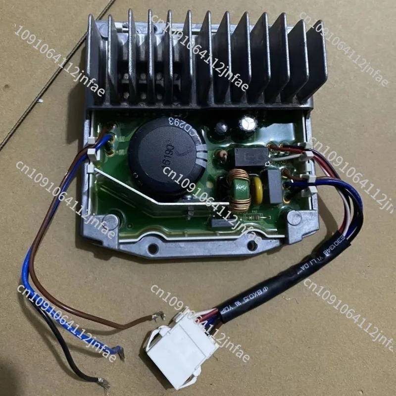 

Подходит для стиральной машины барабанного типа MG100-1431DG, плата с регулируемой частотой двигателя ZXGN-420-8-30L.