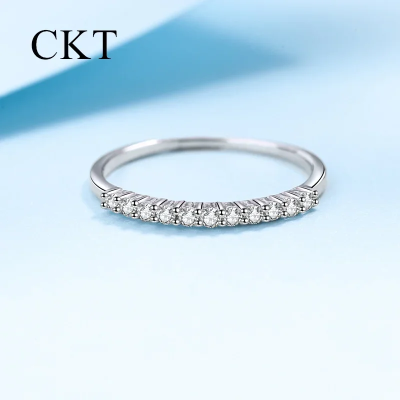 

18K White Gold Platinum Sparkling Moissanite Row Ring Simple Versatile Rings for Women Pt950 Wedding Bands Fine Jewelry Gift