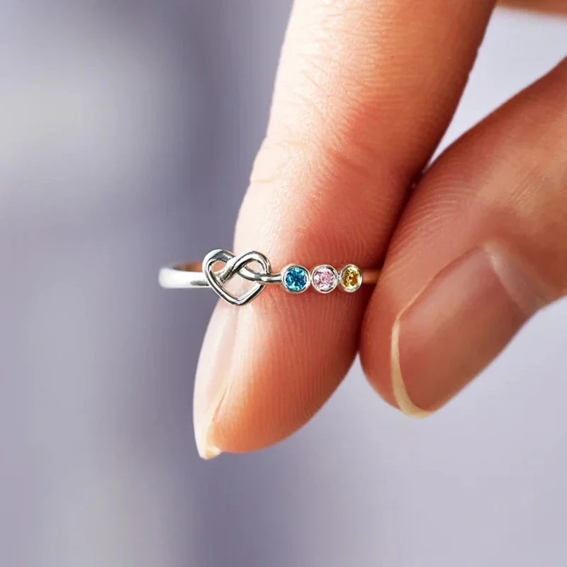 Huitan Zierliche Herz- und bunte CZ-Ringe für Frauen, exquisite süße Fingeraccessoires, schicker, stilvoller, eleganter Partyschmuck