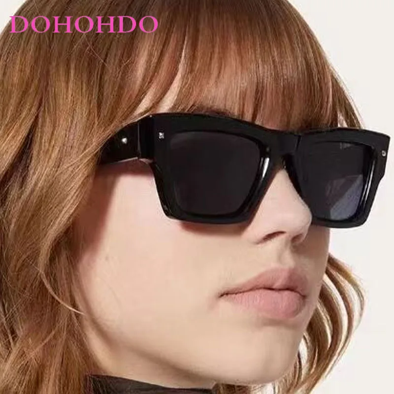 

Vintage Square Frame Women's Sunglasses Retro Brand Design Rivets Decorate Men Sunglass Fishing Drive Eyeglasses UV400 Lentes