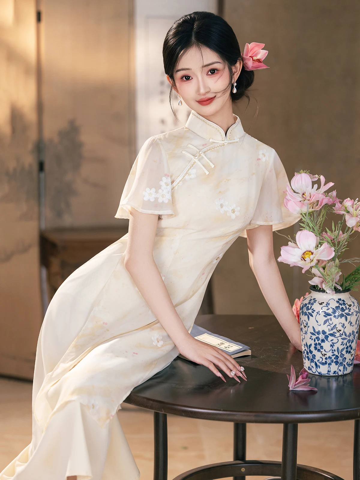

Young Sle Embroidered Chiffon Qipao Waist Cinched Daily Wear Summer 2025 Breathable ort Sve Midi Dr