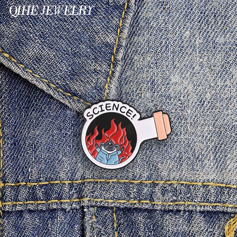Science Lab Rat Flask Explosion Enamel Pin Chemistry Lab Accident Erlenmeyer Flask Flames Rat Brooch Bag Lapel Badge Funny Gifts