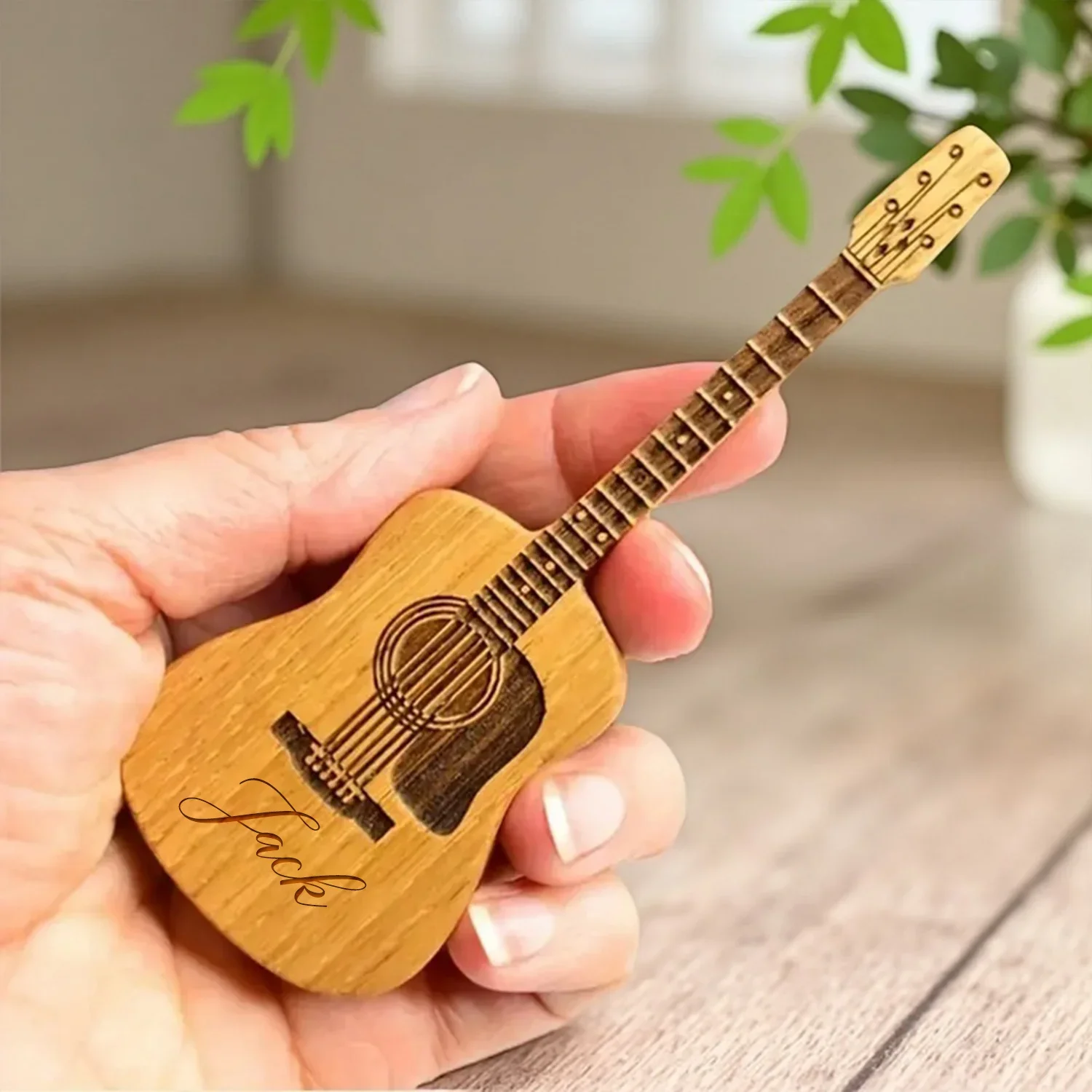 1 Set of Wooden Guitar Picks—A Stylish, Compact Storage Case with Wooden Picks, Perfect for Birthdays and Holidays