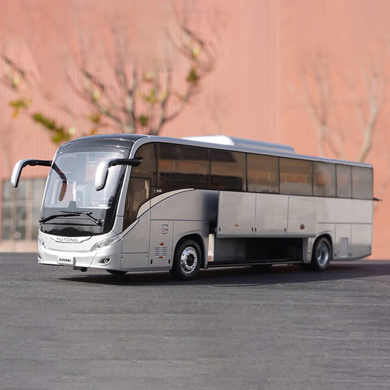 

1:42 Scale Diecast Alloy Yutong T12E Tourist Bus Toy Car Model Classic Nostalgia Adult Souvenir Collectible Gifts Static Display