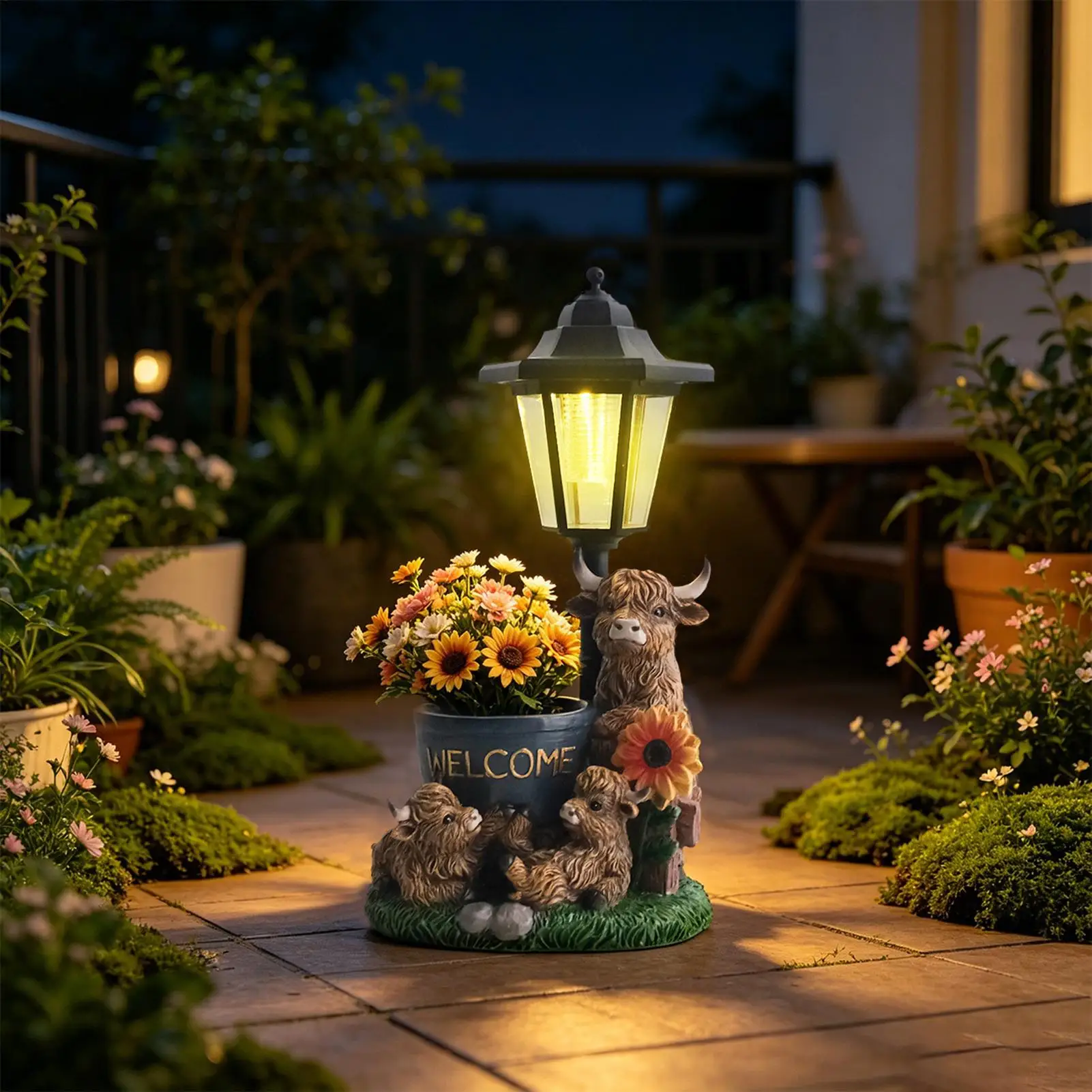 Solar Garden Animals Decorative Resin Cow Figurine Lighting Light Up Cow Sculpture For Lawn Balcony Porch Patio Farmhouse Home