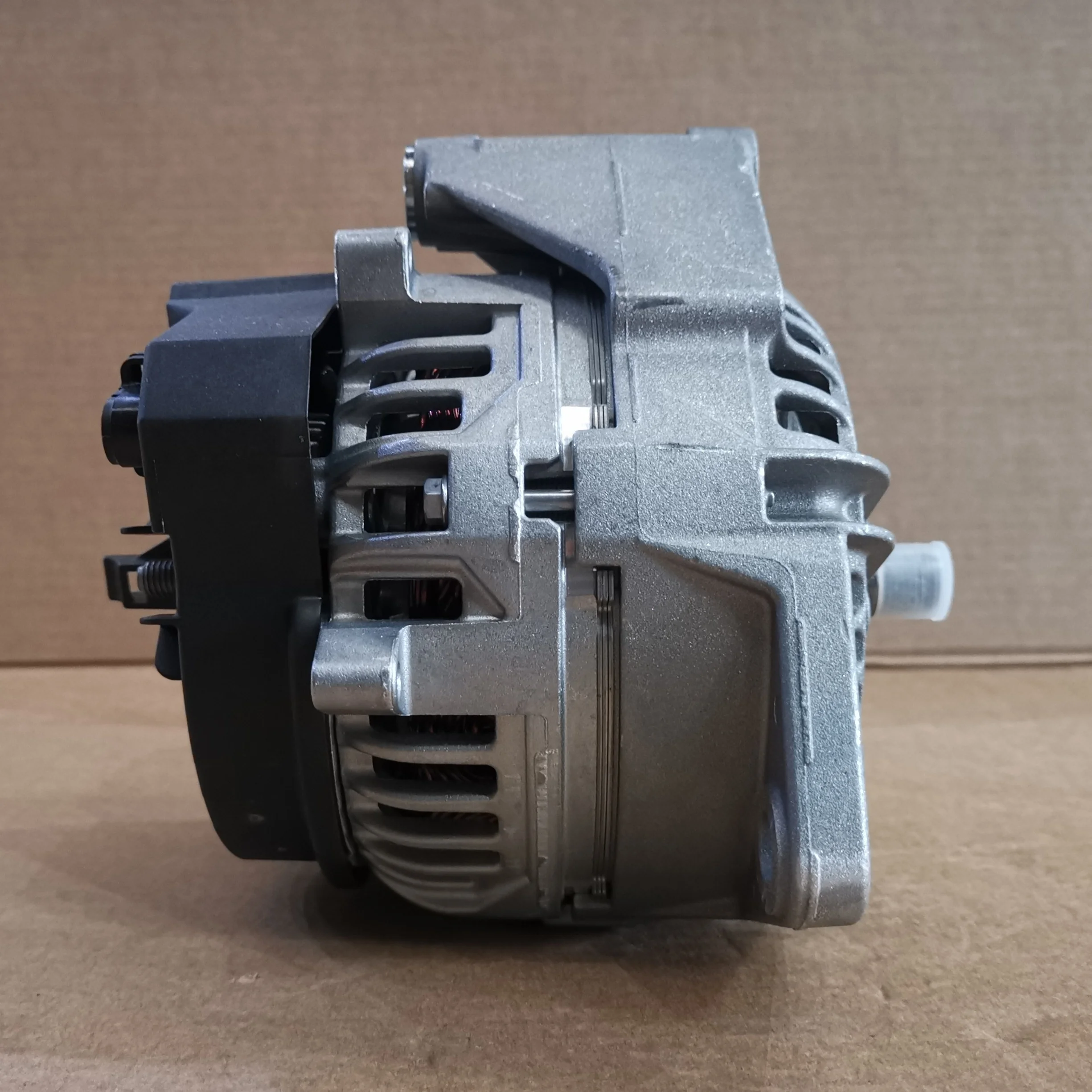 

24V 80A ORIGINAL SEG ALTERNATOR 013154780280 0141545302 A121546802 for Mercedes-Benz ACTROS MP2 / MP3