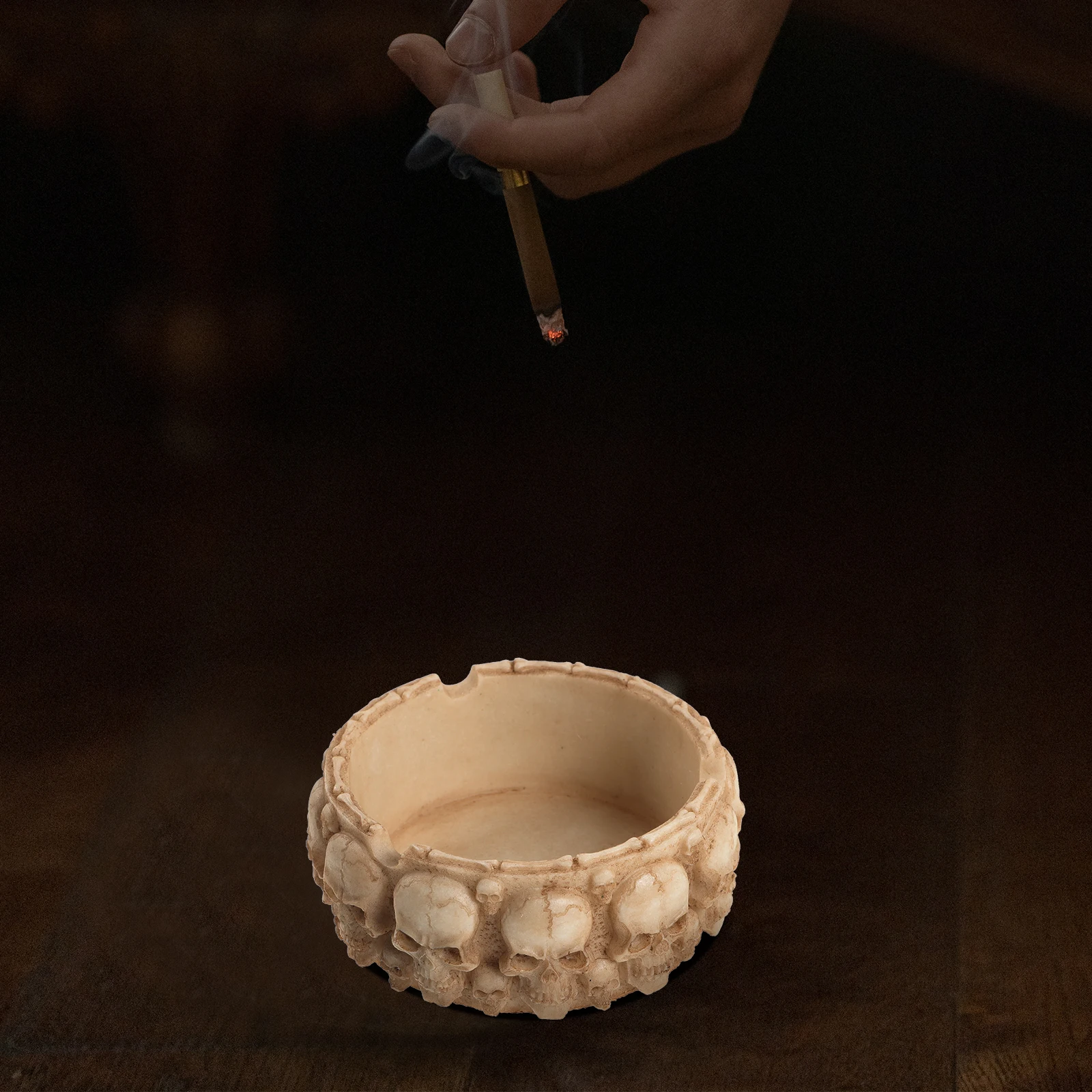 

Skull Ashtray Cigarette Container Resin Retro Decorative Home Office Bar Restaurant Smoke Accessories Stylish Design Halloween