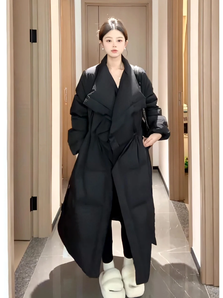 النمط الأوروبي مربوط الخصر أسفل سترة 2025 شتاء موضة جديدة طويلة فوق الركبة الأبيض بطة أسفل معطف دافئ المرأة #3