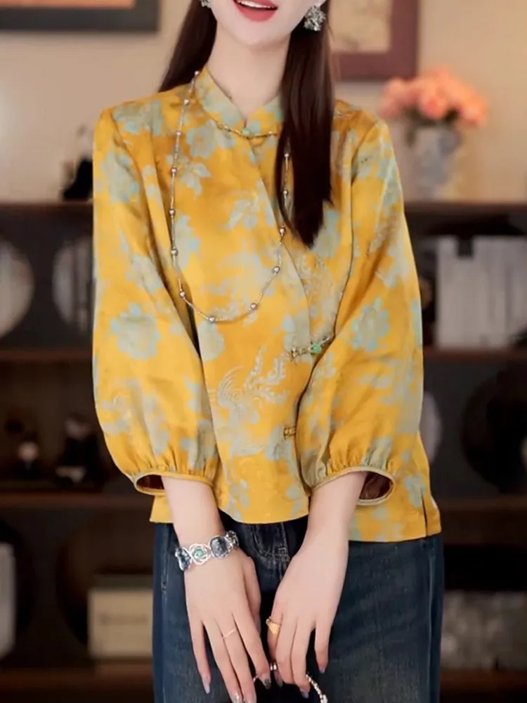 

Новая китайская желтая вышитая блузка для женщин, весна 2026, с воротником-стойкой, асимметричной застежкой на пуговицах, дышащая, антивозрастная.