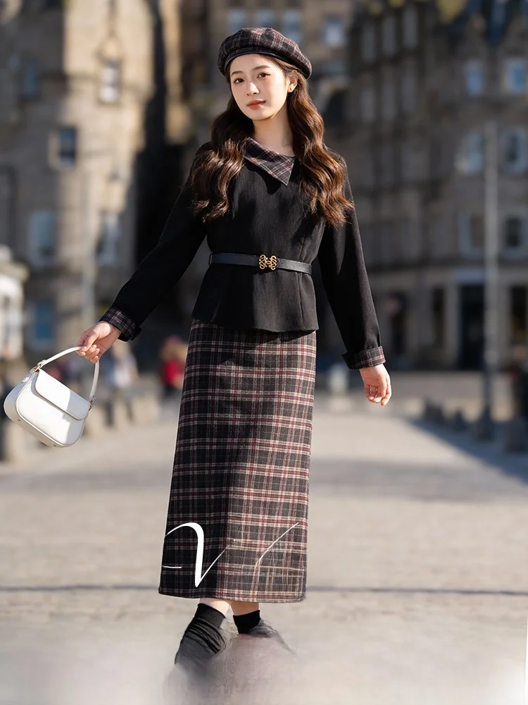 

Winter Plaid Splicing High Waist A-Line Skirt Top Set plus Size Women's Faionable Ensemble Casual Long Sve Polyester Blend