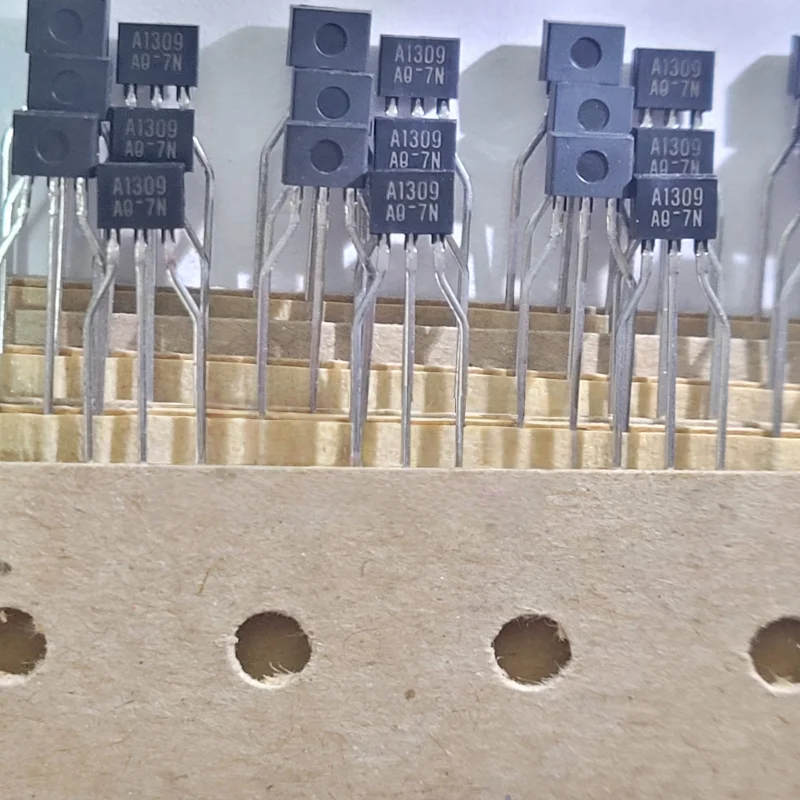 20PCS 트랜지스터 2SC3311 C3311 2SA1309 A1309 TO92 100% 새 원본