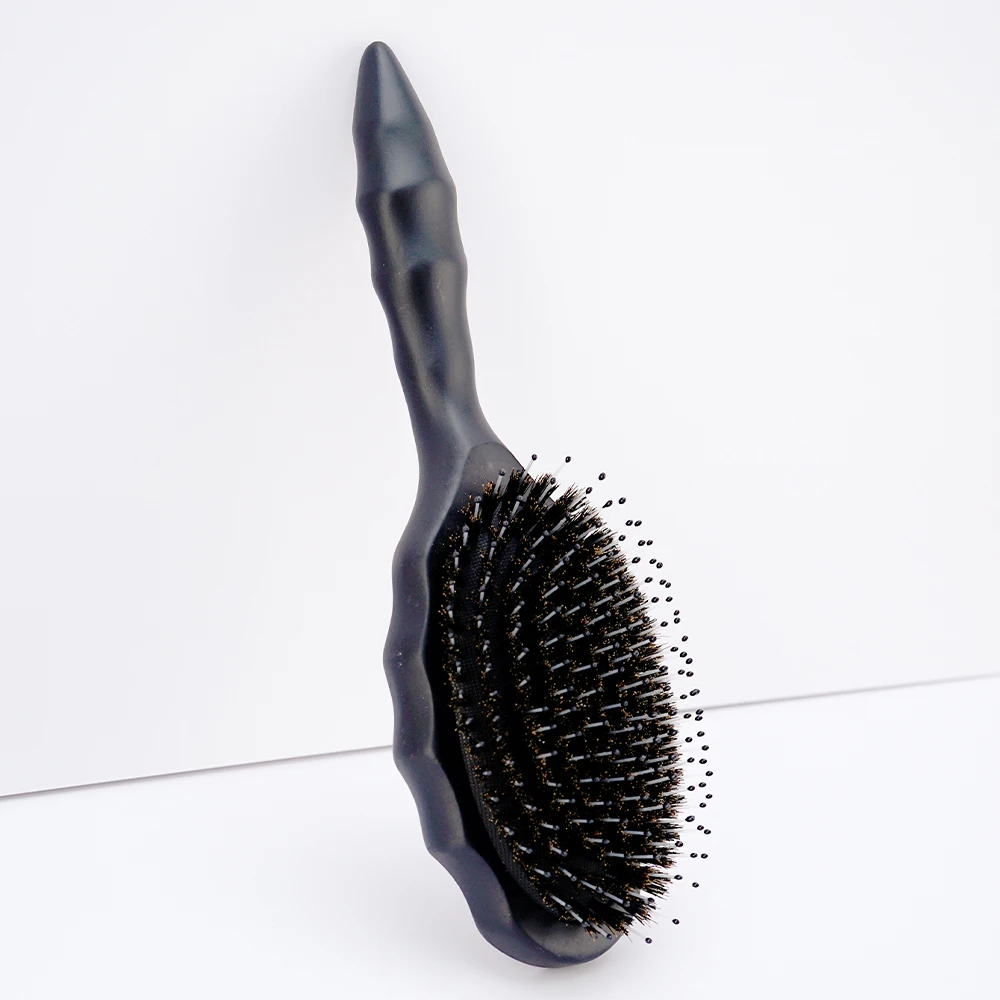 

Овальная расческа с ручкой из бука - антистатические нейлоновые щетинки, эргономичный волнистый дизайн для бережного распутывания волос и массажа кожи головы