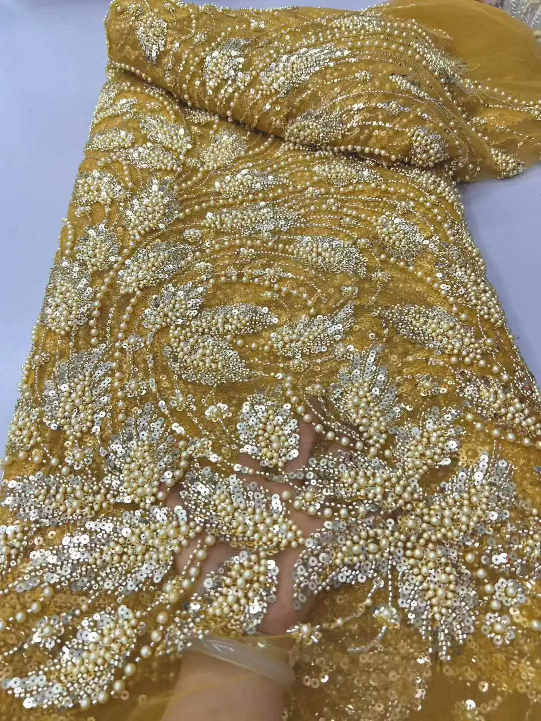 

Fashion Hand Beaded Lace Fabric Bridal Fabric High-end Wedding Fabrics French Nigerian Sequins Embroidered on Tulle 5 Yards