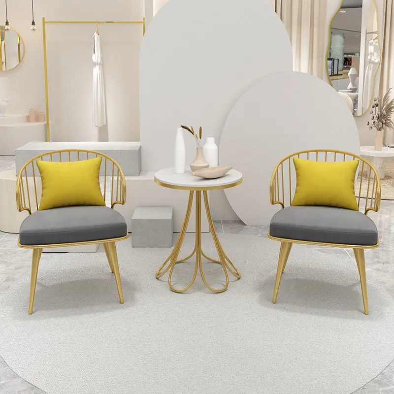 Negotiation area Small table and chair combination Simple modern clothing store Rest area Iron light luxury beauty salon Nail