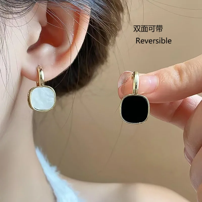 

New Minimalist Elegant Luxury Black Reversible Square Stud Earrings for Women - Sophisticated Ear Accessories