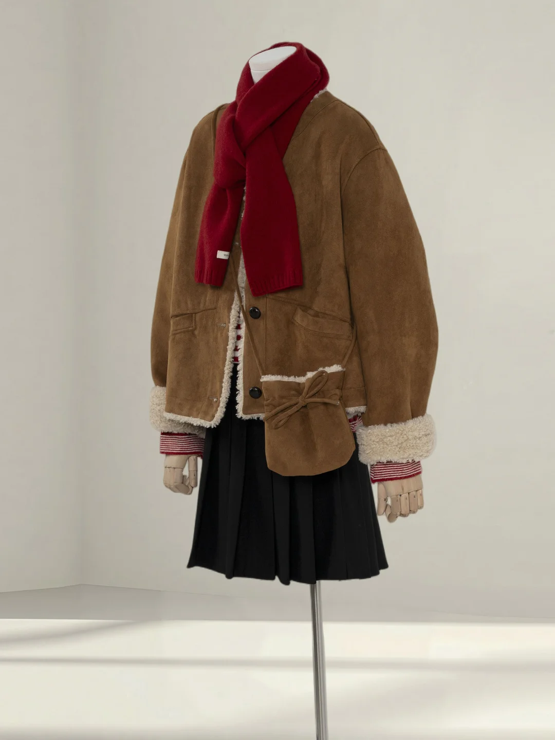 Damski okrągły płaszcz ze skóry zamszowej i futra jagnięcego, jesienno-zimowy, vintage, skórzany, ocieplany futrem, koreański styl, luźny krój.