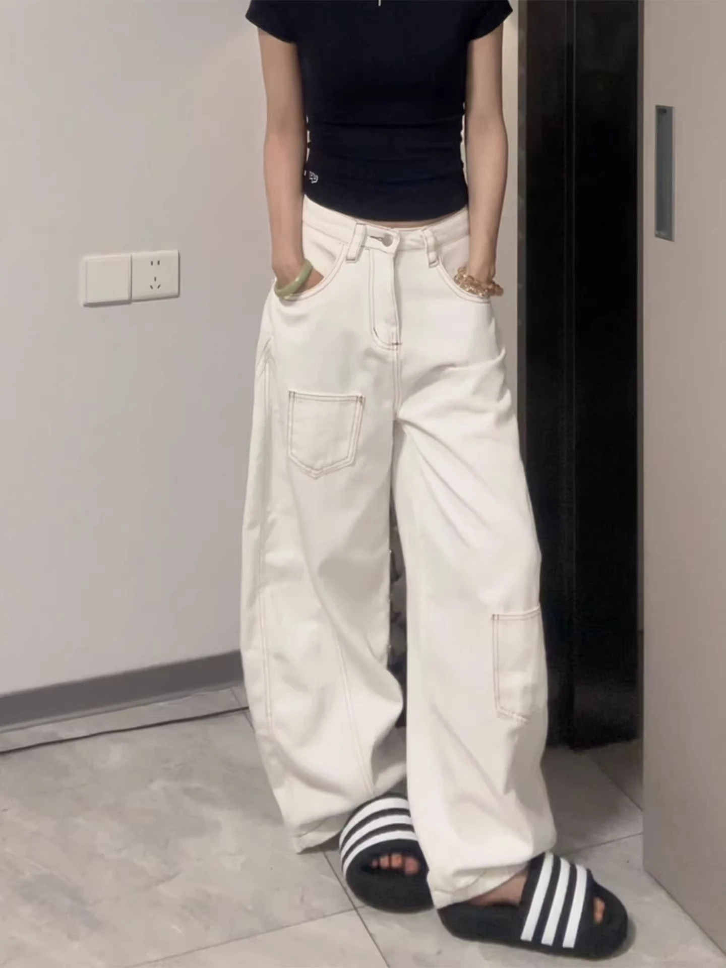 Calça Jeans Feminina Americana Retrô Branca, Modelo Knife, Fina, Solta, Perna Larga, Confortável, Corte Reto, para Verão e Us...