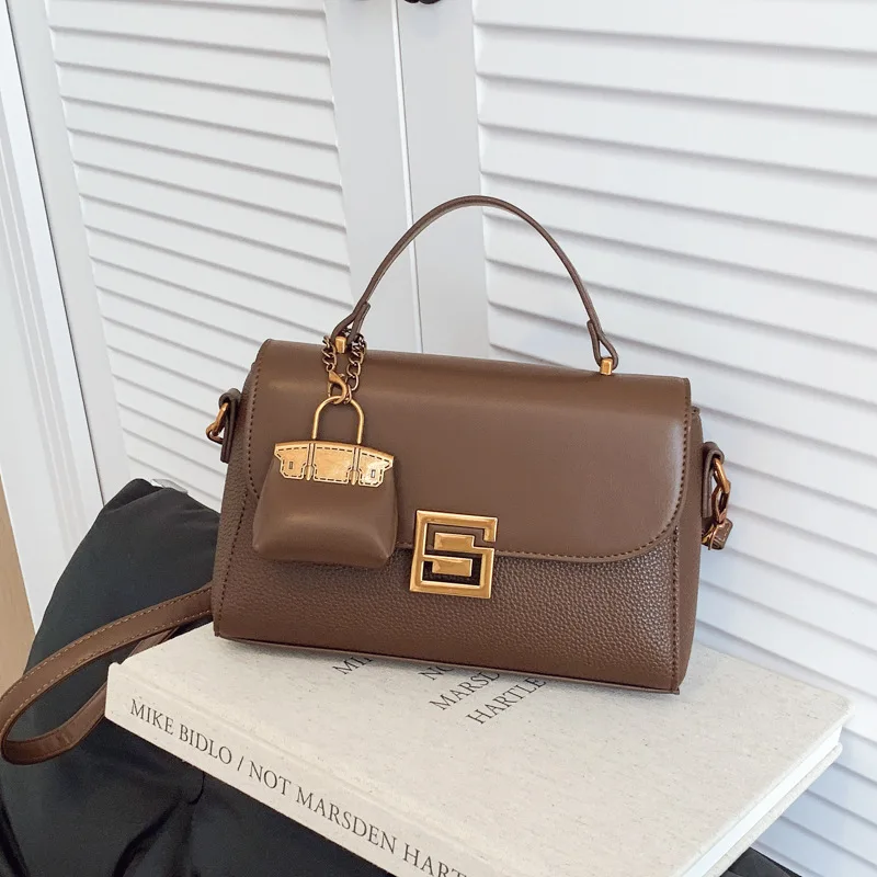 

Premium Texture Versatile Fashion Design Small Square Bag Professional Commuter Niche Shoulder Messenger Bag New Women's Hand