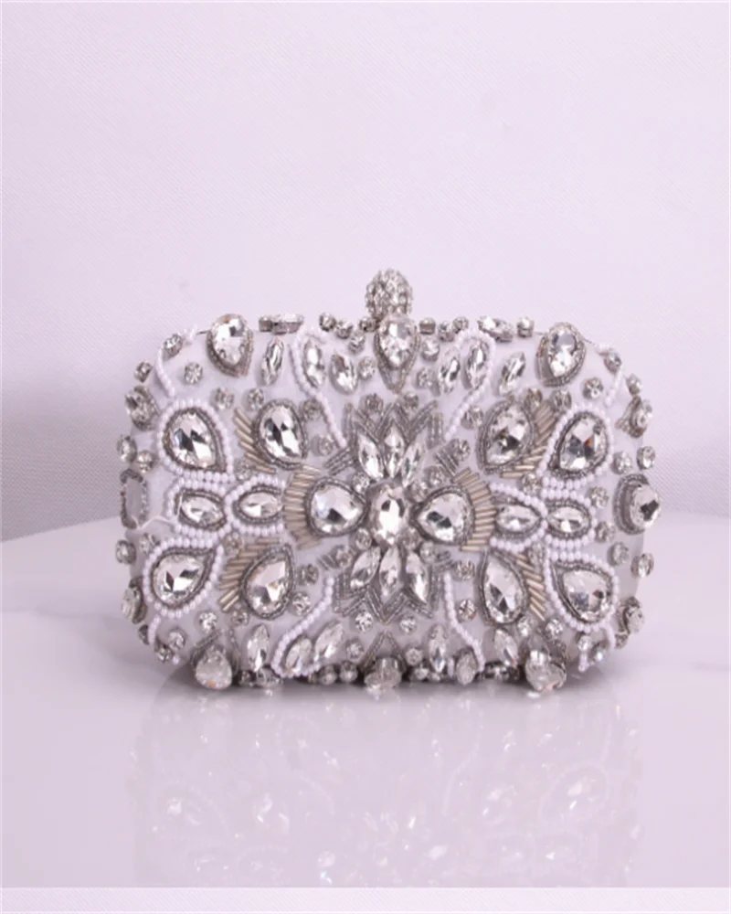 

2025 New Diamond Evening Bags Handmade Beads Clutch Wallets Banquet Chain Mini Bags 3 Colors Drop Shipping