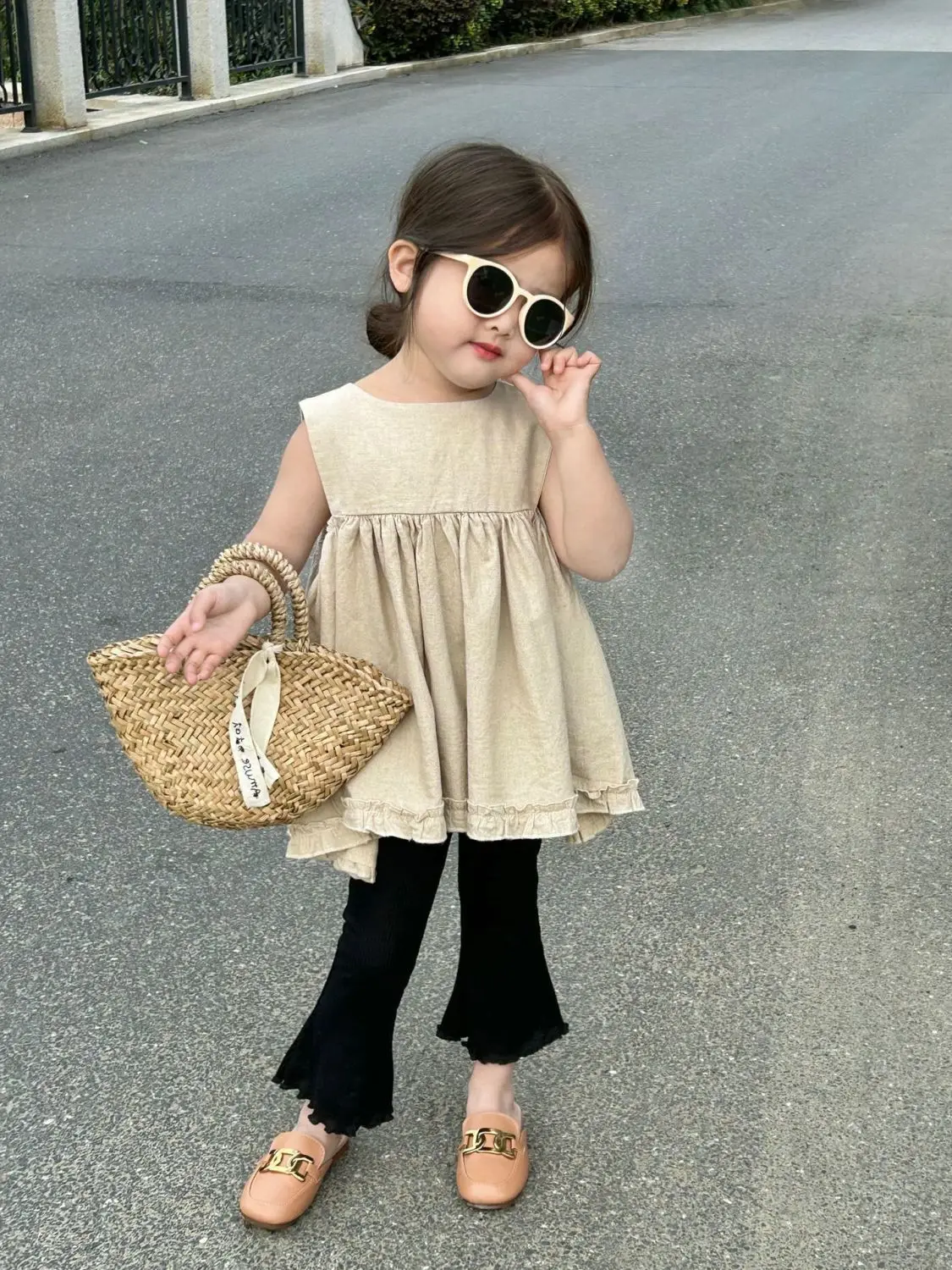 Girls Summer 2024 New Style Lace Pleated Tank Top T-shirt Top Black Pants Sweet and Gentle Two Piece Set