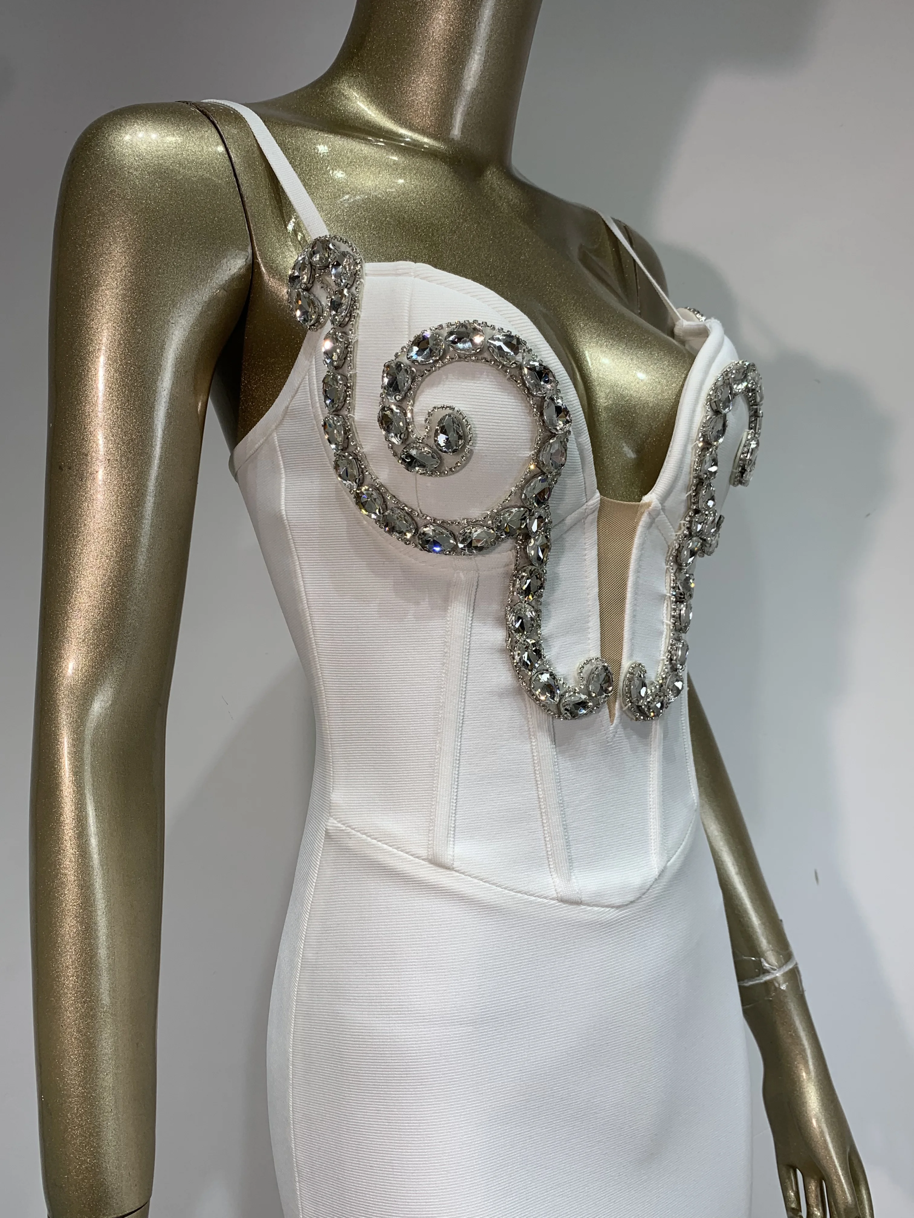 ผู้หญิงคนดังเซ็กซี่BacklessเพชรสีขาวมินิBodycon Bandage Dress 2025 Elegant Evening Club Partyชุด