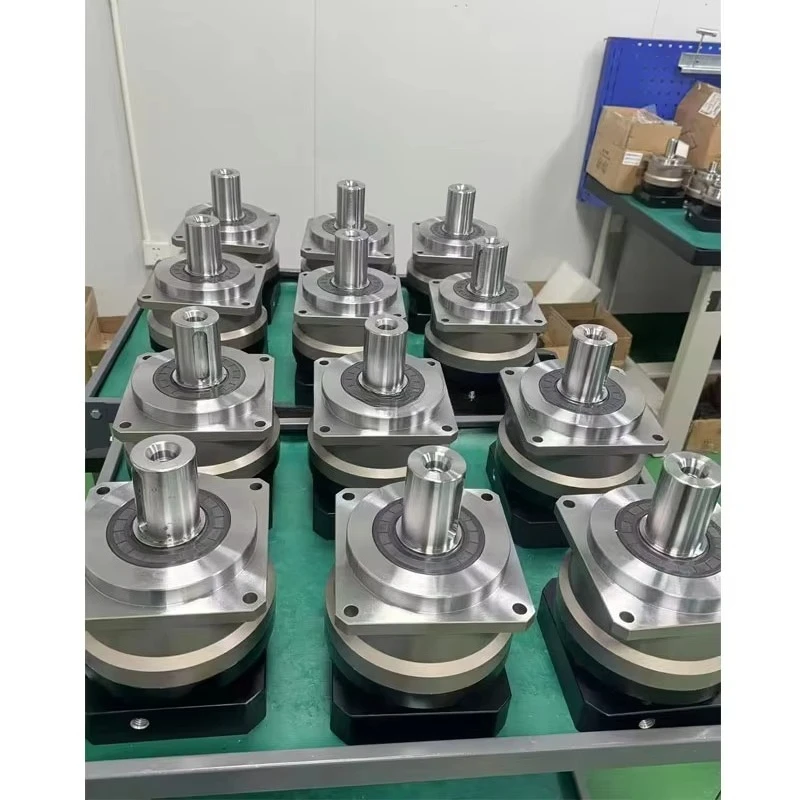 High Precision Right Angle Planetary Gearbox Reducer Low Backlash Flange 20CrMnTi 20 10:1 Ratio for Speed Reducers
