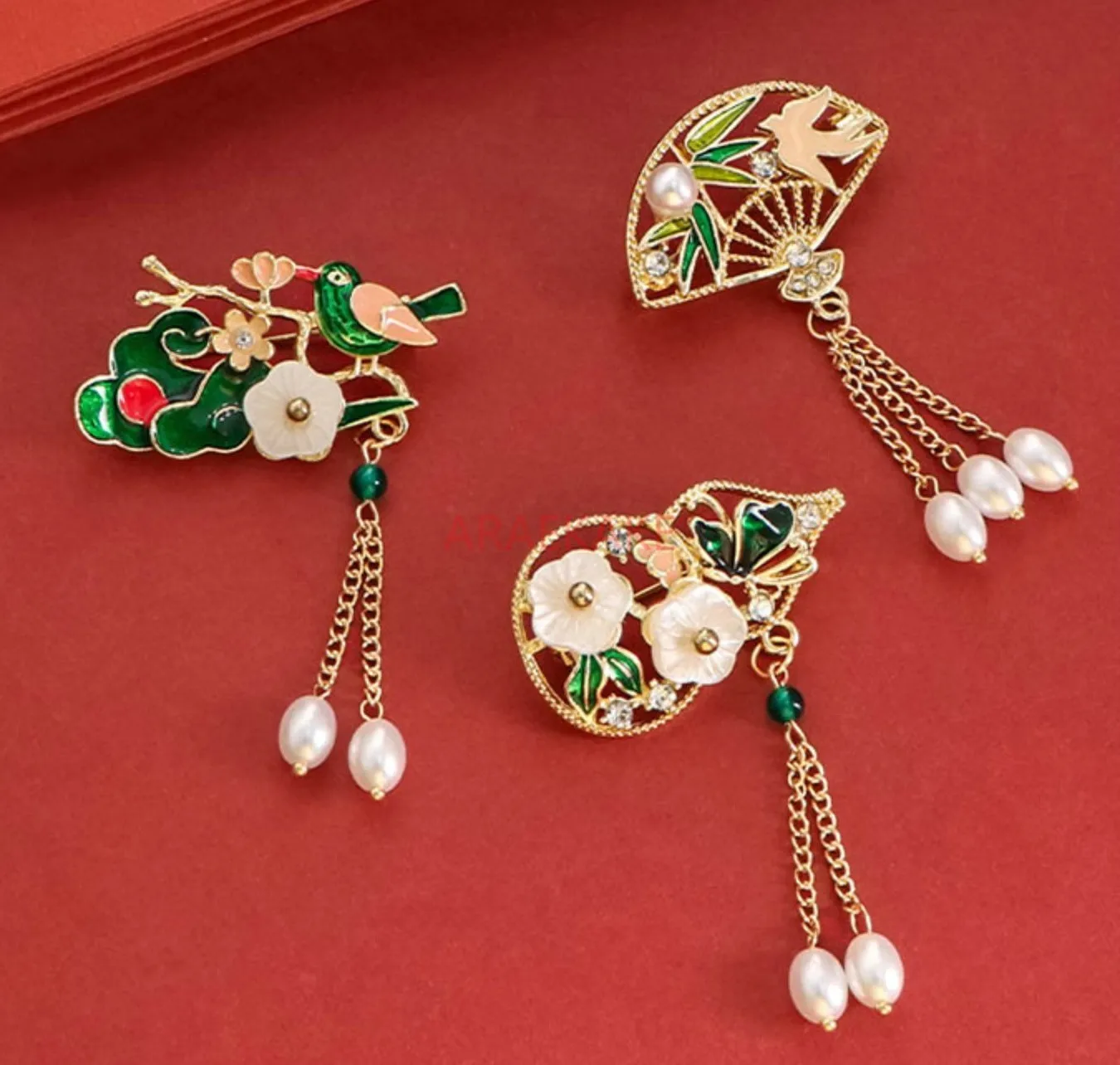 Spilla a ventaglio di pavone in stile cinese, cheongsam con nappa retrò, spilla con fibbia antiriflesso Hanfu, fiore sul petto accessorio