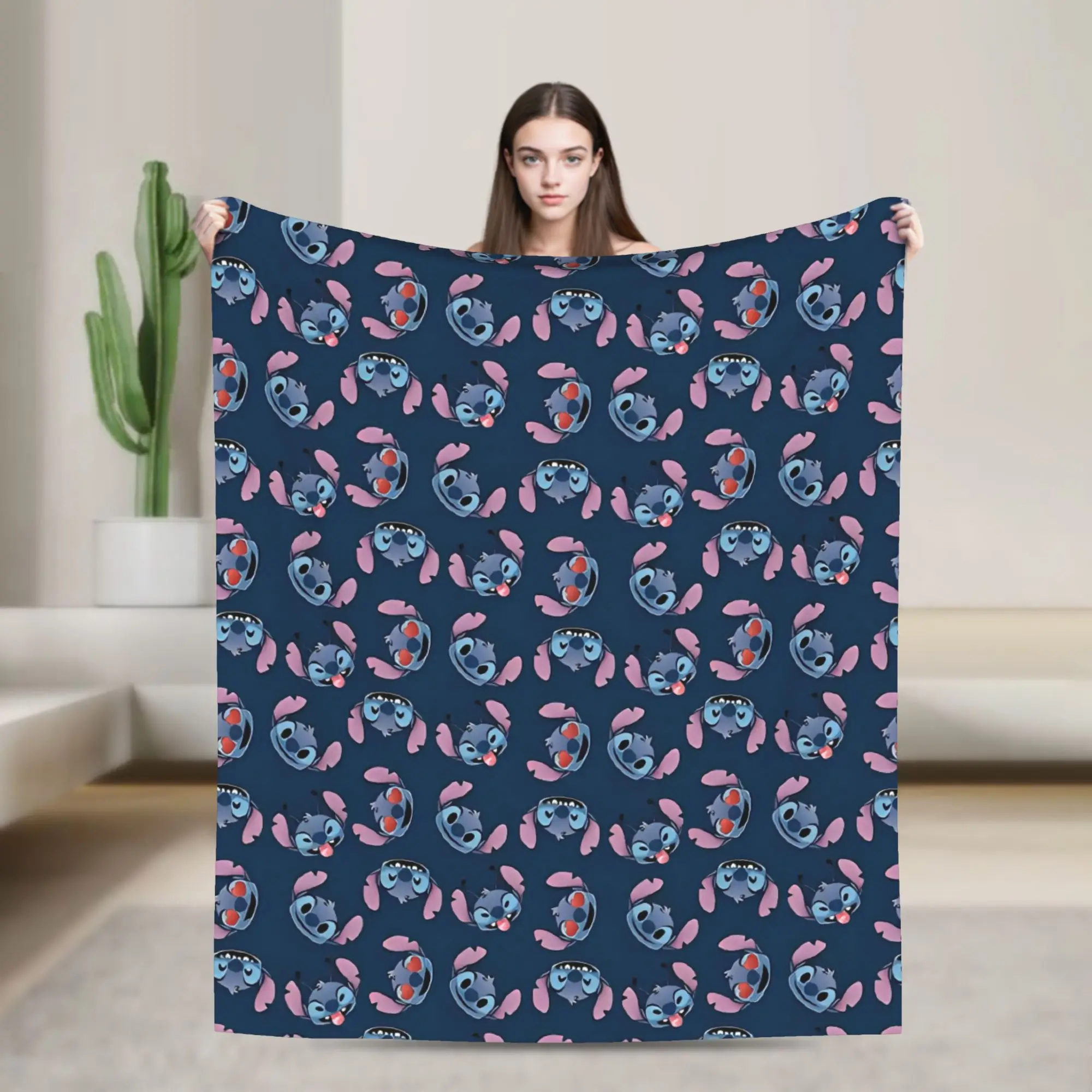 Coperte di flanella di Halloween di Natale del fumetto di Kawaii Il cucciolo alieno blu Biancheria da letto calda per copriletto da viaggio Copridivano