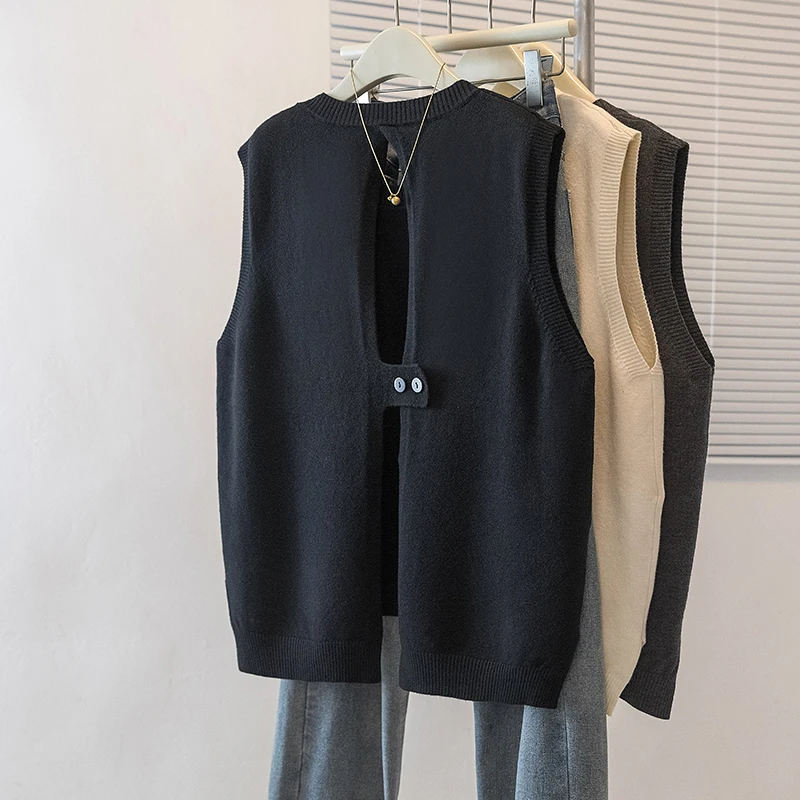 Minimalist round Neck Sleeveless Knitted Vest Women's Autumn New Style Back Button Design Layering Trendy Cotton Breathable