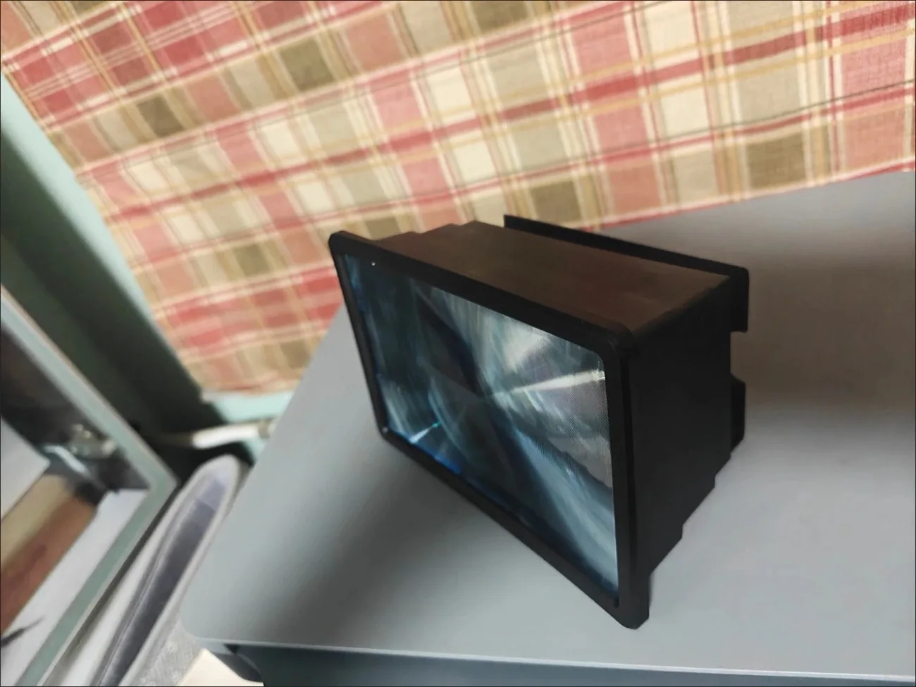 Mobile screen amplifier, ultra clear blue light, high-definition TV viewing tool, horizontal and vertical video magnifying glass