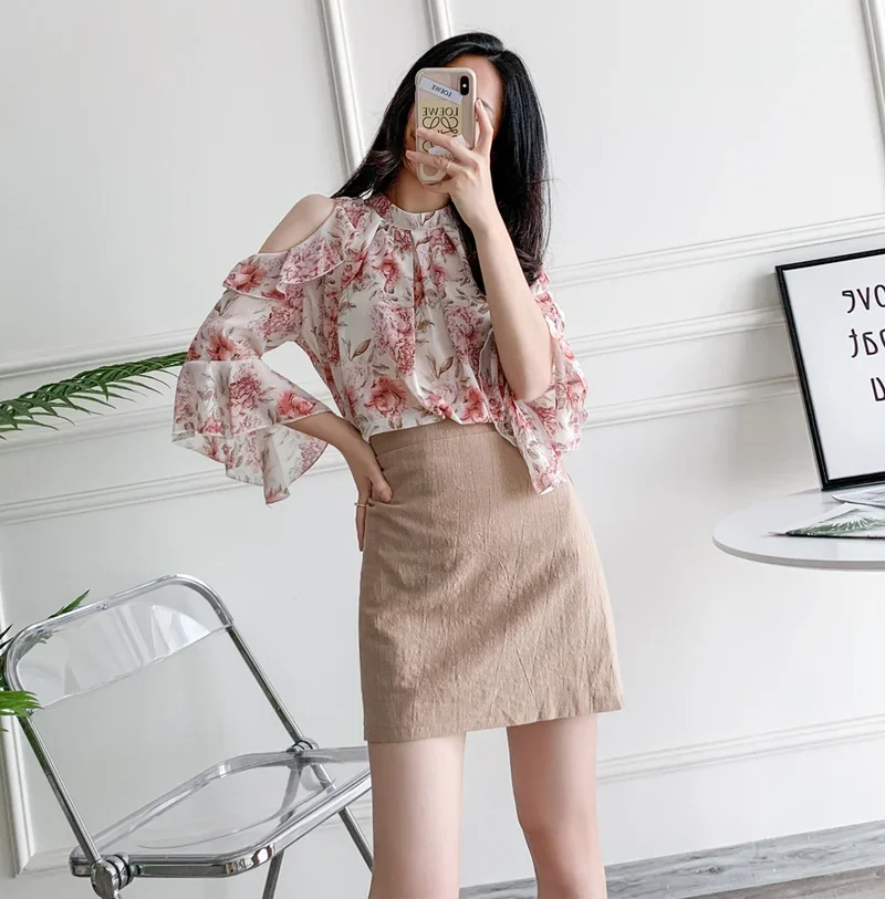 Spring and summer new short sleeved chiffon women\'s shirt off shoulder pullover flower loose women\'s top 14370