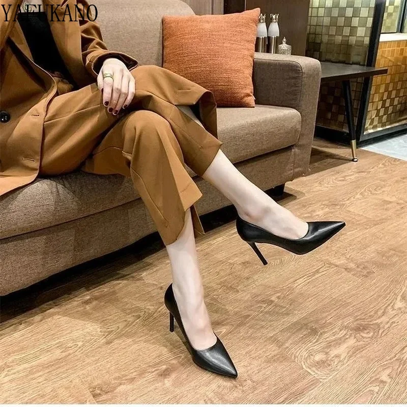 Women Shoes Black Pointed Toe Suede Career Office Work Shoes Stiletto Sexy PU Leather Casual Pumps Small Size Single Shoes 32 33