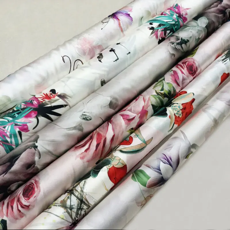 Big Flower on White Background Rose Pattern Digital Inkjet Silk Fabric 19 Momme Stretch Silk Cloth Dress