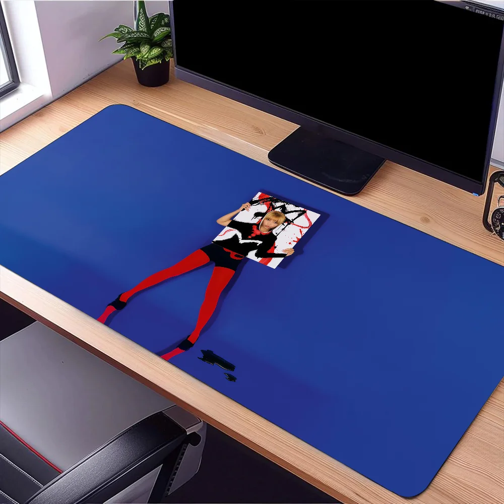 Singer PinkPantheress Fancy Some Mouse Pad Large Desk Mat Keyboard Ergonomic Office Rubber PC Non-slip Anti-fray Home Custom