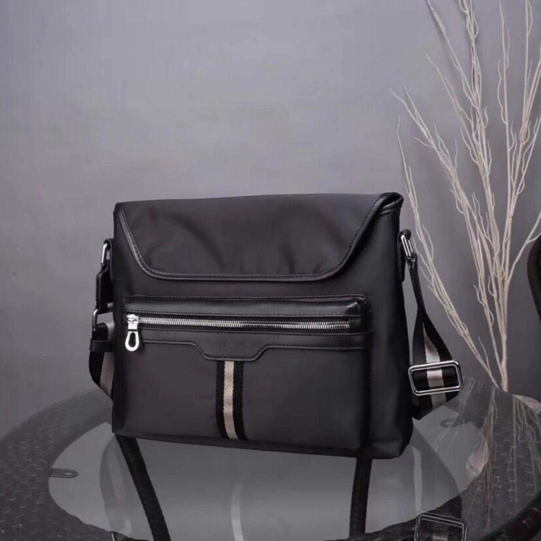 

Nylon B Design Men's Handbag Business Casual Leather Men Envelope Bag Business Causal Luxury Designer Men Crossbody Bag