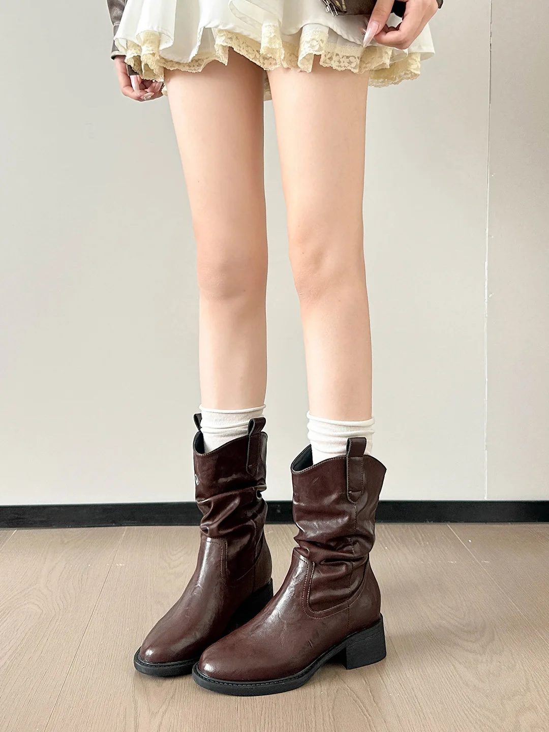 

Retro Western Cowboy Boots Women's Folded Hem High Rise Slimming Mid-Calf Knight Boots Internal Heightening V-Notch