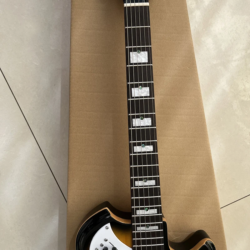 Classic luxury electric guitar, exquisite craftsmanship, professional quality guitar, free delivery to home.