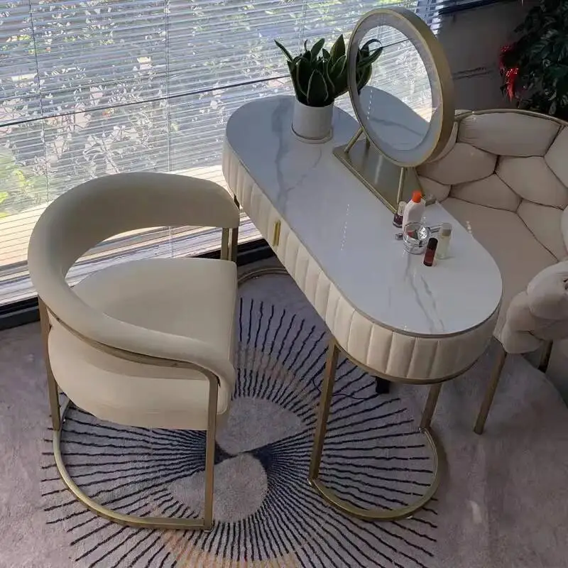 Sedia Silla opulenta con respaldo alto, taburetes de diseño cosmético para el hogar, muebles de café Cucina, silla Sedia Velluto e Oro caliente