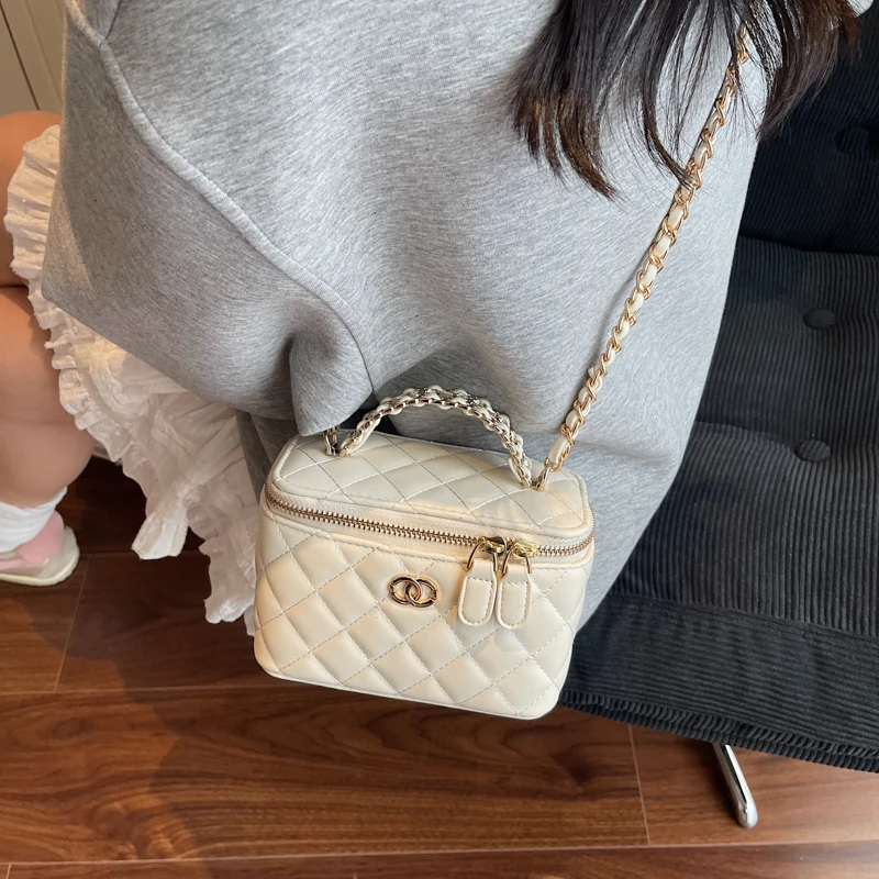 

Stylish Casual Simple Vintage Fashionable Clutch Mini Bag for Leisure Women with Letter Logo
