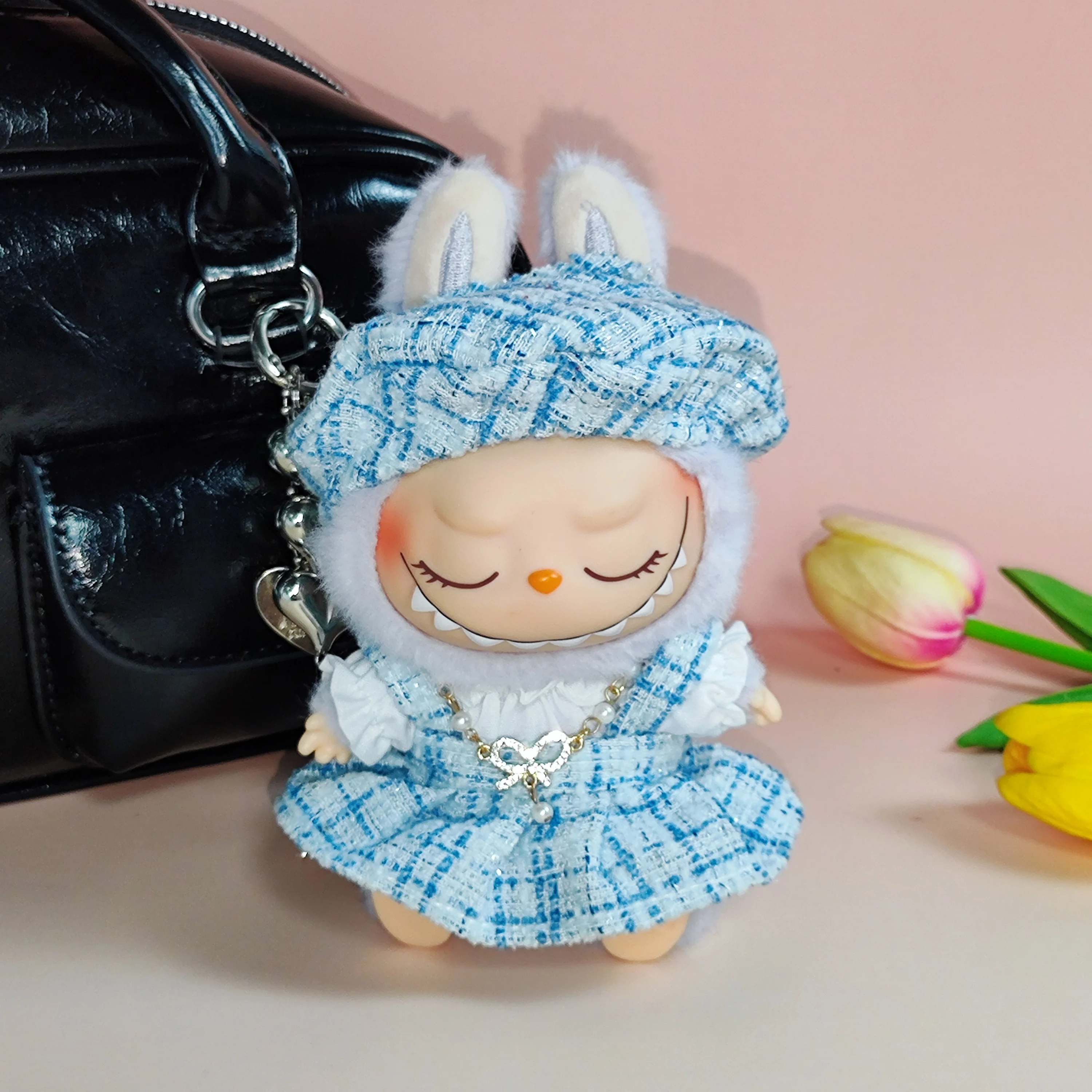 【الزي فقط】سلسلة مفاتيح من الفينيل من Labubu Gen 1&2 - مجموعة فستان بطل الرواية المزخرفة بالذهب