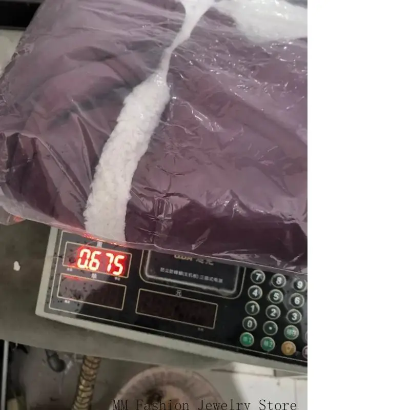 Áo khoác đôi bằng da lộn giả da dành cho nữ với lớp lót lông cừu, cổ áo có khía và các túi bên hông tiện dụng cho những cuộc lưu