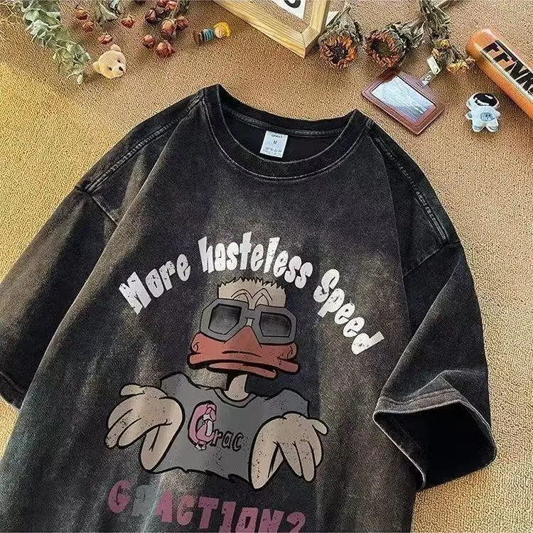 camiseta-oversized-vintage-lavada-com-estampa-quatro-ases-de-poker-e-pato-estiloso-pacote-de-camisetas-retro-grunge-esteticas-para-fas-de-streetwear-casual
