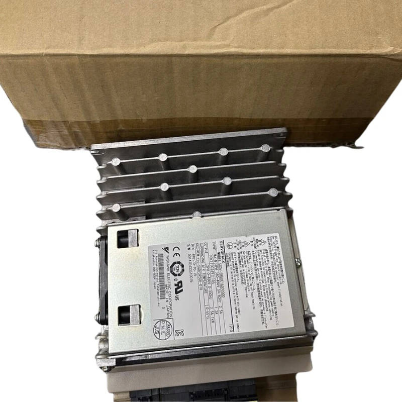 

New Yaskawa SGDV-3R5DE1A Servo Motor 1 Year Warranty In Stock