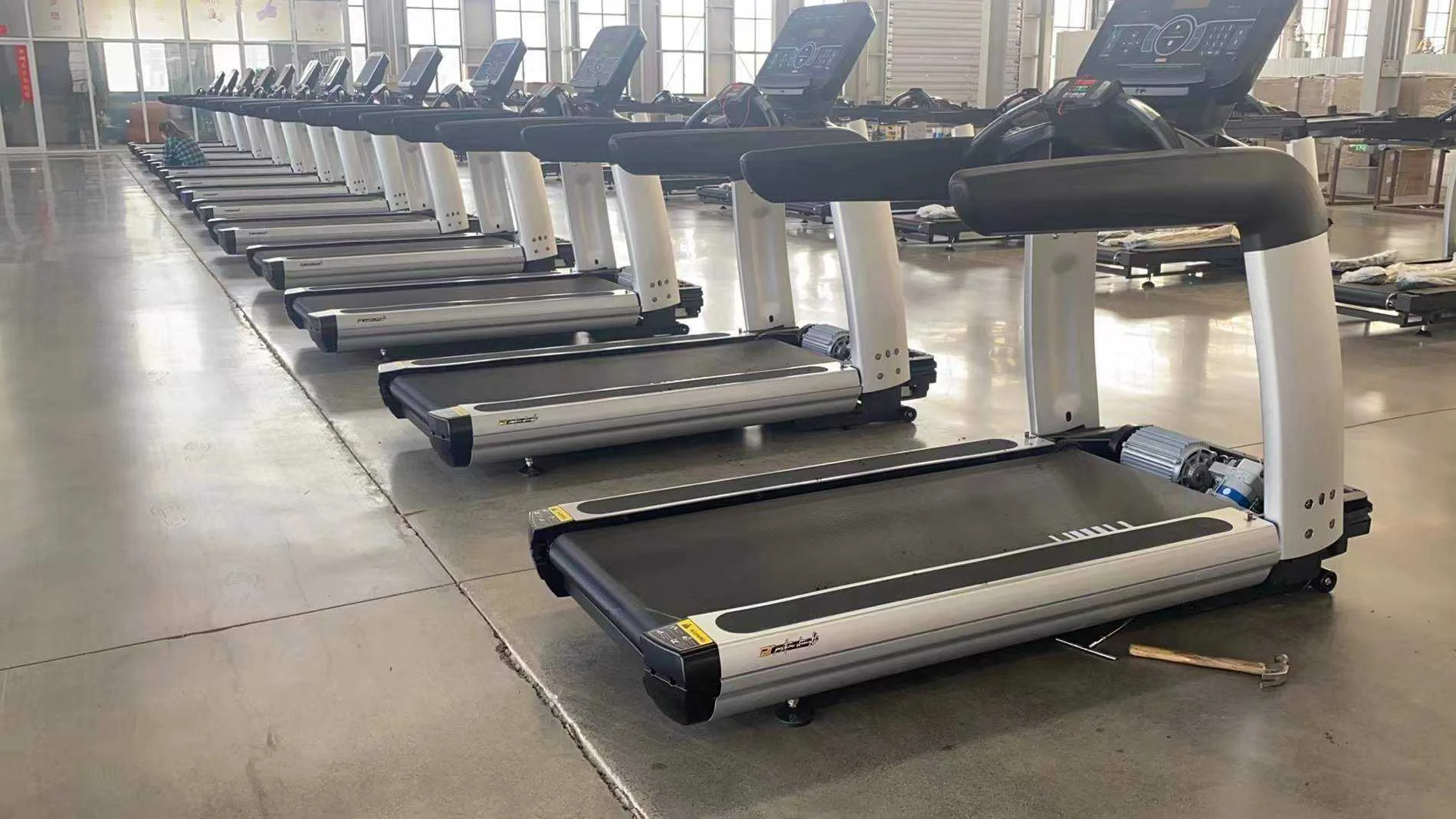 Commercial Gym Cardio Equipment Motorized Treadmill Heavy Duty Fitness Running Machine for Gym Club