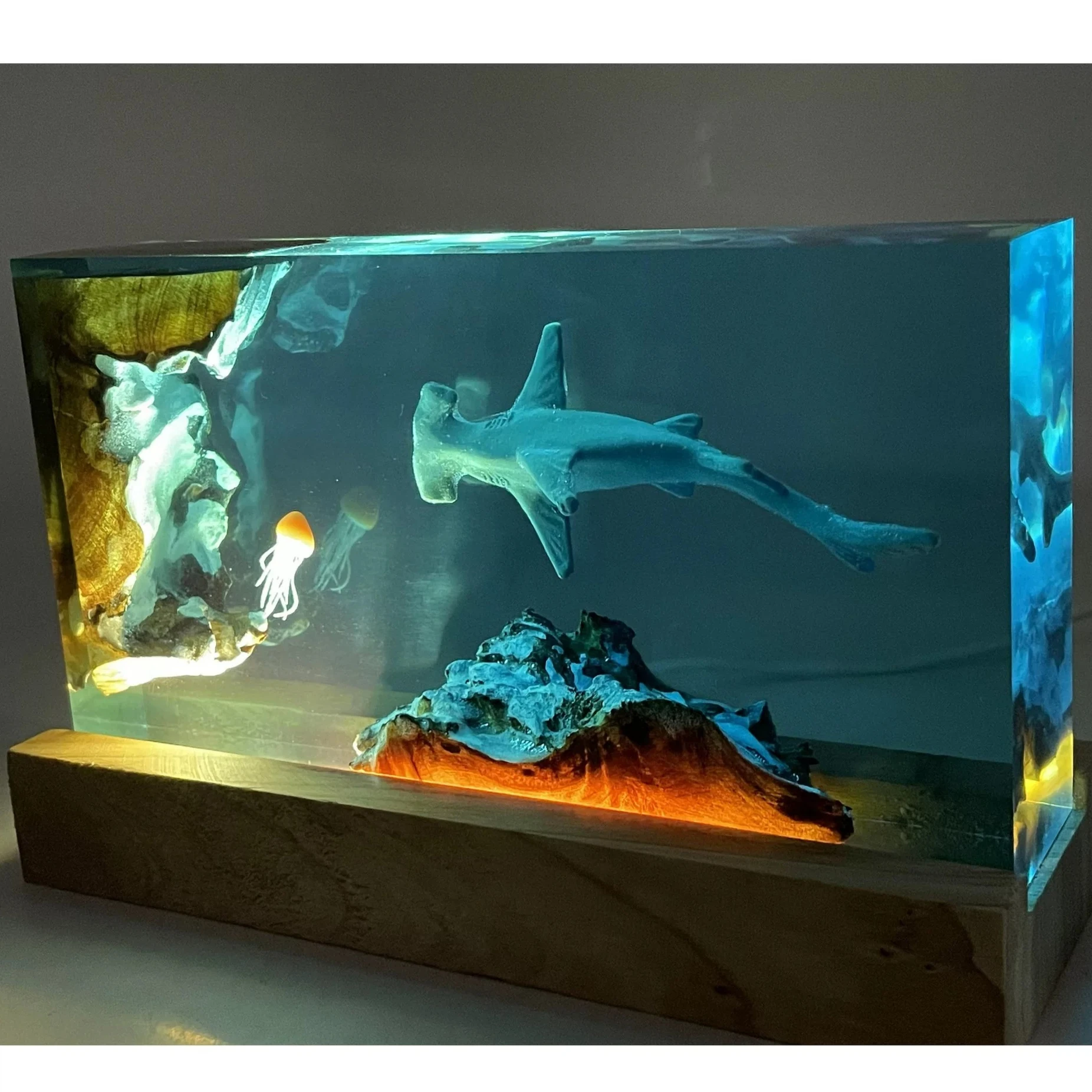 NEW Cave Hammerhead Shark Jelly Mountain Landscape Resin Lamp Decorative Item for Home Decoration Craftwork Exquisite Gift