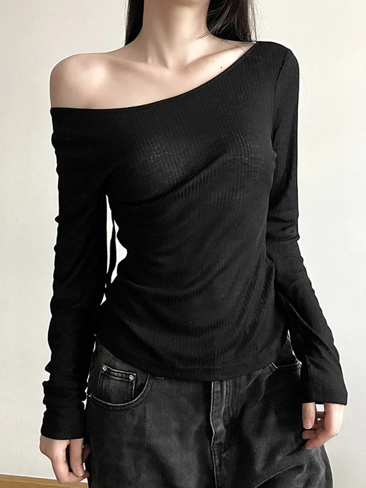 Pure desire slanted shoulder backless long sleeved T-shirt, women's back with large hollow out slim fit spicy girl top