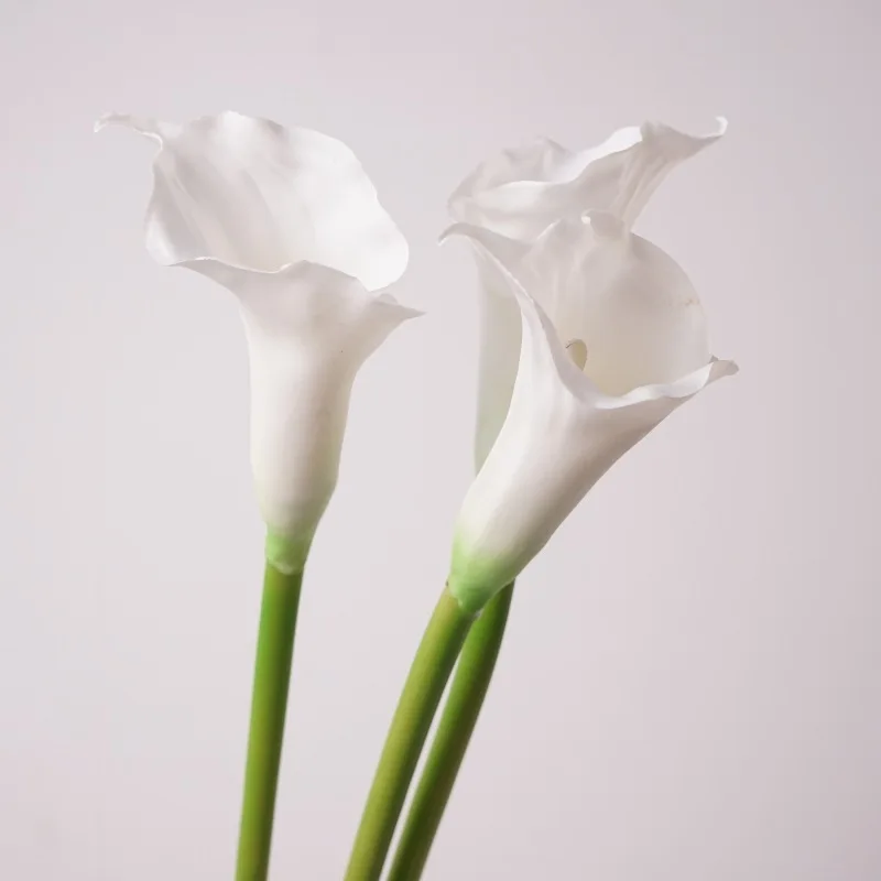 4Pcs Artificial Latex Trumpet Calla Lily Flowers Wedding Floral Arrangement Bridal Bouquet Party Home Decor Fake Flowers Calla